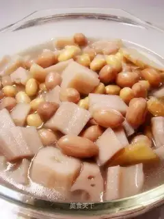 Diced lotus root mixed with soybeans and peanuts