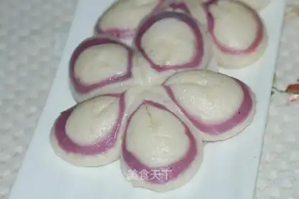 Purple potato petal steamed bun