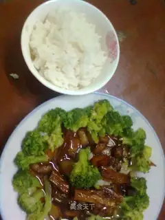 Braised pork with broccoli