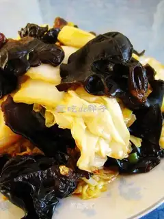 stir-fried cabbage with fungus