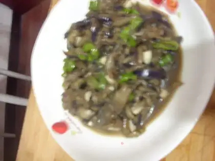 Green pepper and garlic flavored tomato