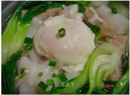 Fish skin dumplings and egg boiled rice rolls