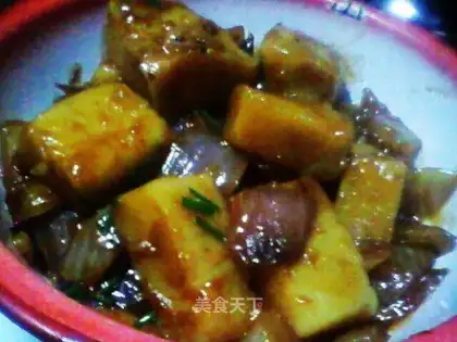 Braised rice and tofu with onions