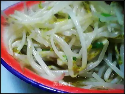stir-fried bean sprouts