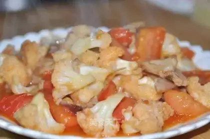 stir-fried cauliflower with tomatoes
