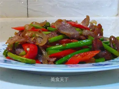 stir-fried sausage with garlic sprouts