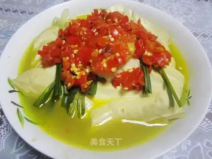 Steamed tofu with chopped pepper and stinky tofu