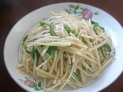 Spicy shredded potatoes