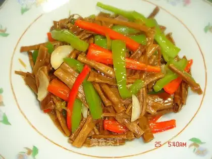 stir-fried dried bamboo shoots with double pepper