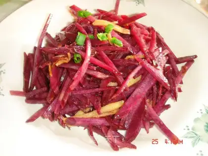 Fried shredded ginger and purple potato