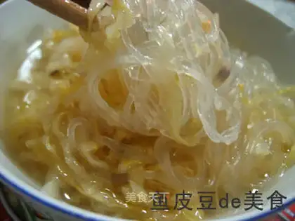 Sauerkraut vermicelli soup