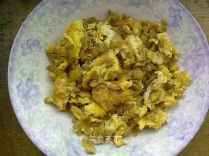 Scrambled eggs with dried radish