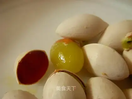 Roasted ginkgo seeds in microwave oven