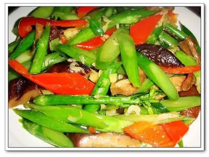 stir-fried cabbage with mushrooms