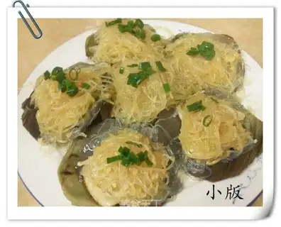 Steamed scallops with garlic vermicelli