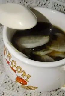 Laver and radish soup