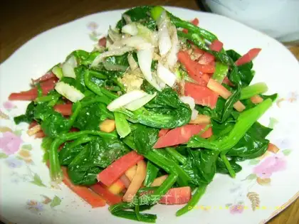 Garlic Sauce, Spinach and Carrots