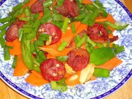 stir-fried sausage with carrot and green pepper