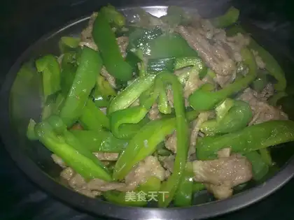 Fried pork slices with green pepper