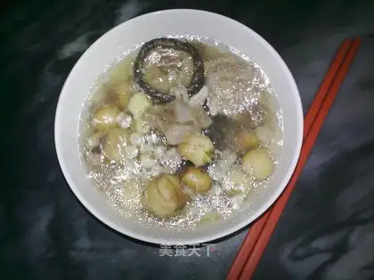 Mushroom and lotus seed soup