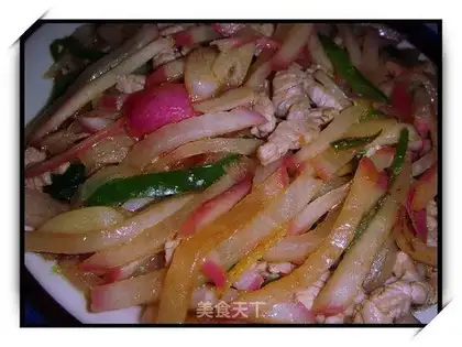 stir-fried pork with shredded carrot