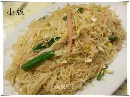 stir-fried rice noodles with three shredded silk