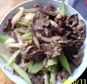stir-fried celery with pork lung