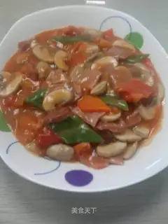 Stewed tomato and mushroom with ham