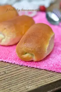 Red bean rolls