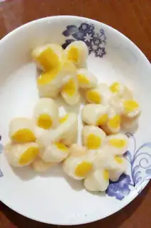 The petal bun