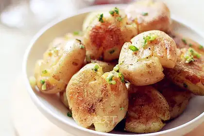 Pepper salt, potatoes