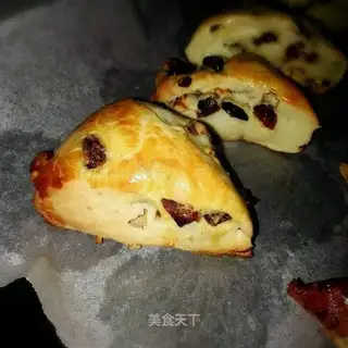 raisin walnut scone
