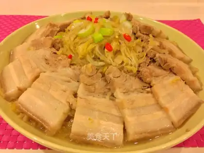 Sour sauce and white meat