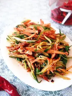 Red-oiled chicken silk