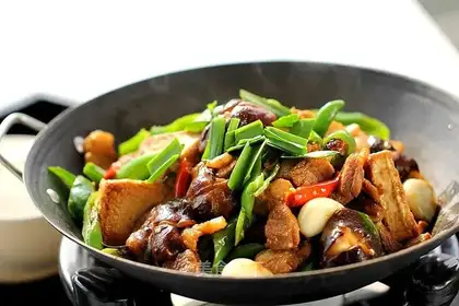 A dry pot with tofu