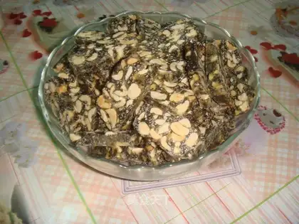 Sesame peanut sugar