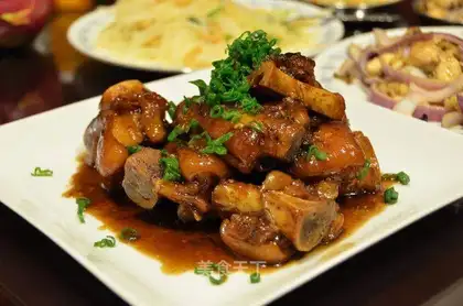 Cola pig's feet