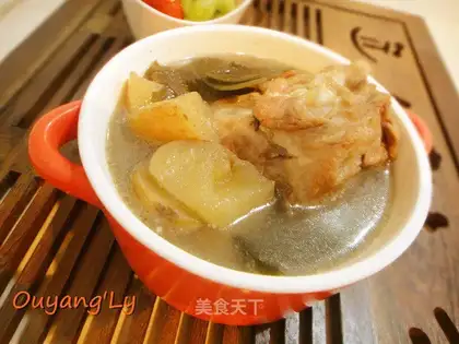 The apple pig's bone soup