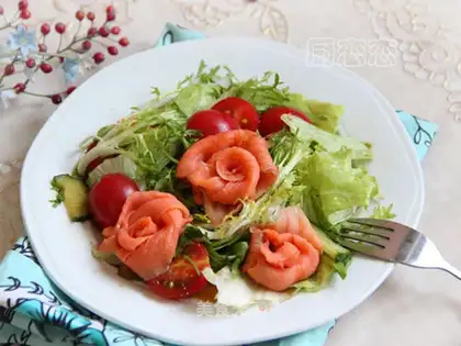 Salad salmon