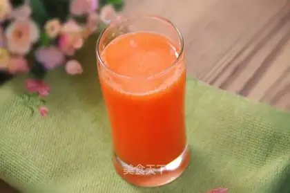 Fresh carrot juice