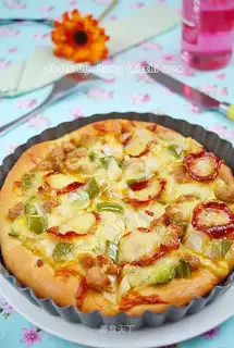Salami sausage beef pizza
