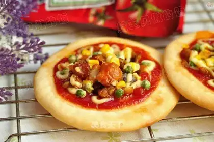 Cracked tomato toast