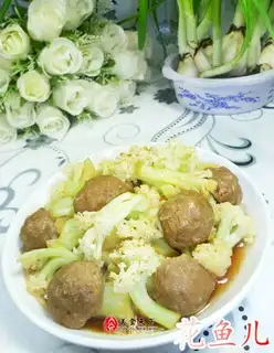 Beefballs, broccoli