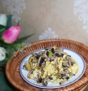 Crab mushrooms and fried eggs