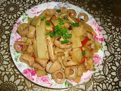 Sour-fried pig's guts