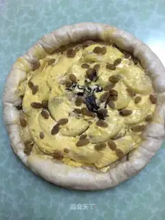 A flat pan for homemade fruit pizza