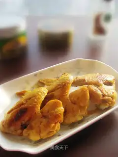 Garlic sauce, fried chicken wings