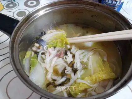 Sour chicken noodles
