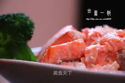 The salmon orchid salad