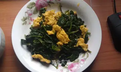 Spinach fried eggs